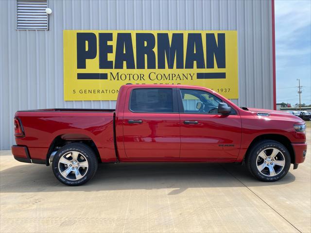2026 RAM 1500 RAM 1500 EXPRESS CREW CAB 4X2 57 BOX