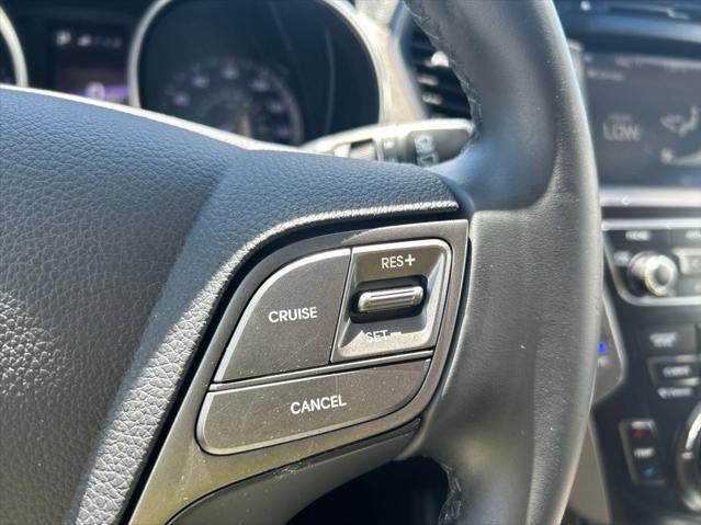 2018 Hyundai Santa Fe SE