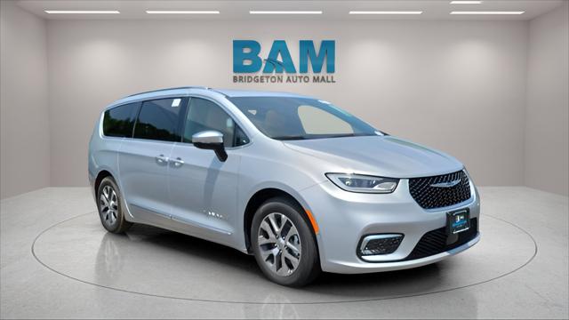 2023 Chrysler Pacifica Hybrid Pinnacle 2023 Chrysler Pacifica Hybrid Pinnacle