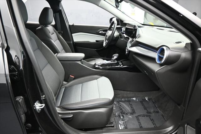 2025 Chevrolet Trax FWD LT