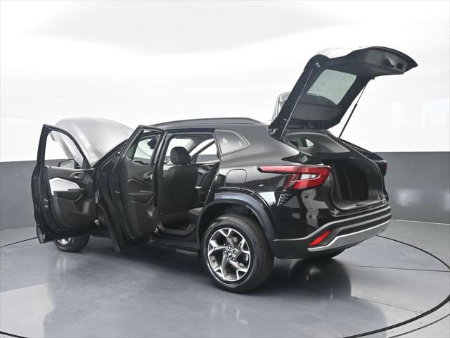 2025 Chevrolet Trax FWD LT