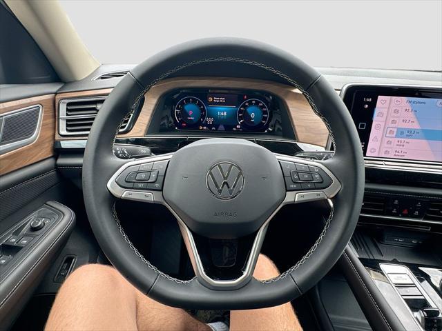 2026 Volkswagen Atlas SE with Technology