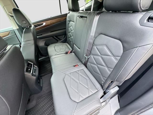 2026 Volkswagen Atlas SE with Technology