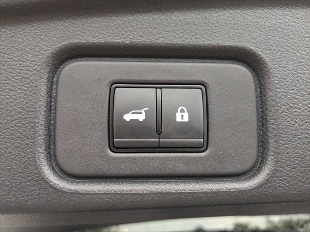 2024 Nissan Pathfinder SL FWD