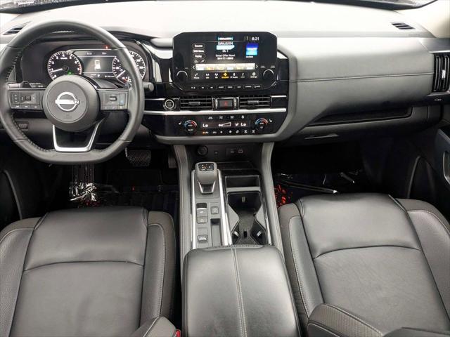 2024 Nissan Pathfinder SL FWD