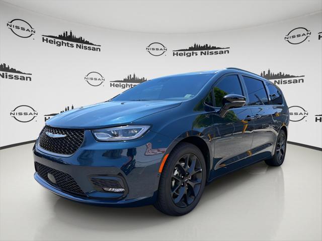 2025 Chrysler Pacifica Limited for sale in Flushing, NY