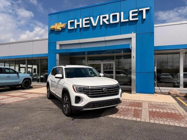 2024 Volkswagen Atlas 2.0T SE w/Technology for sale in Glendale, WI