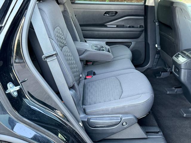 2025 Nissan Pathfinder SV 4WD