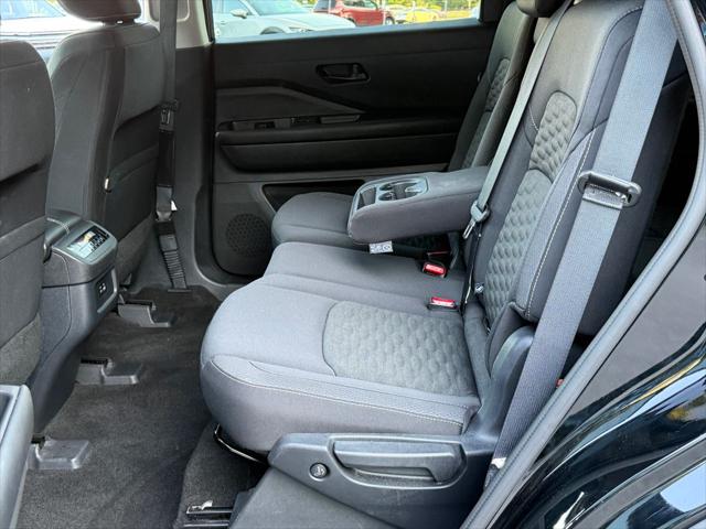 2025 Nissan Pathfinder SV 4WD