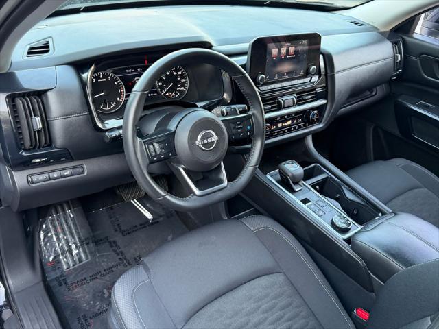 2025 Nissan Pathfinder SV 4WD