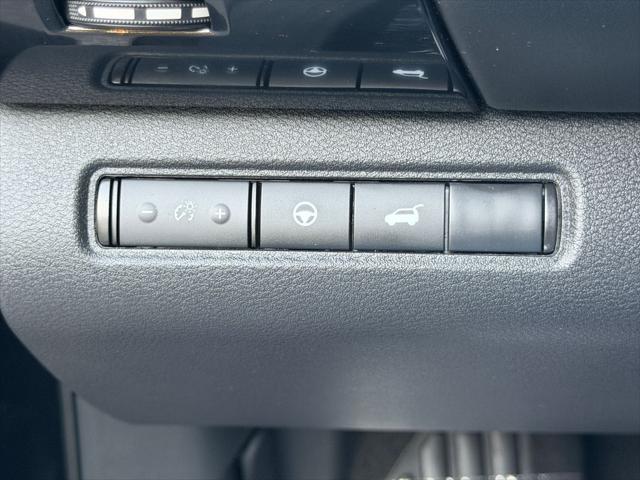 2025 Nissan Pathfinder SV 4WD