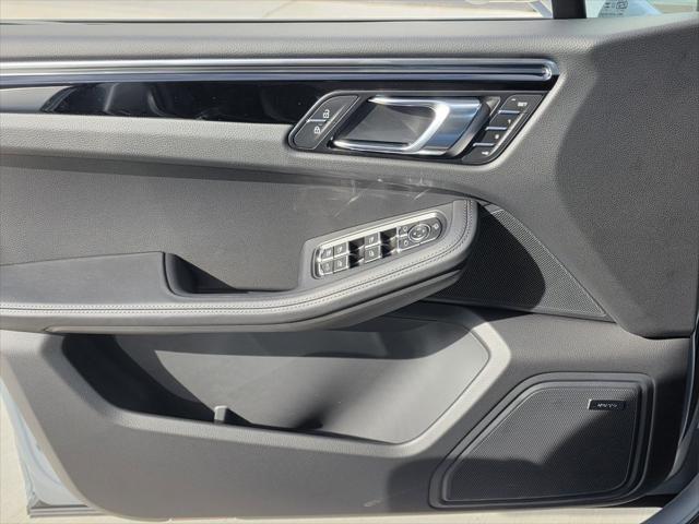 2026 Porsche Macan Unknown