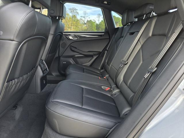 2026 Porsche Macan Unknown