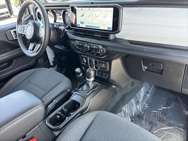 2024 Jeep Wrangler 4-Door Sahara 4x4