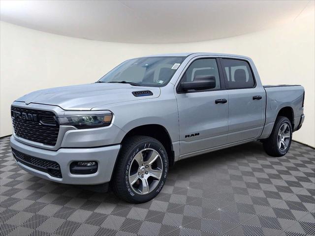 2026 RAM Ram 1500 RAM 1500 EXPRESS CREW CAB 4X4 57 BOX