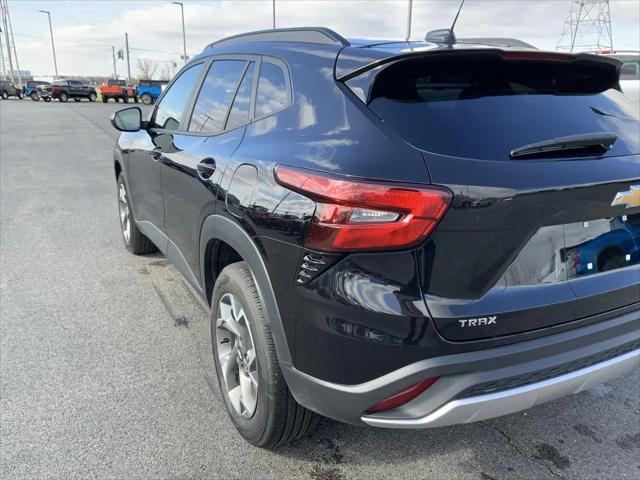 2025 Chevrolet Trax FWD LT