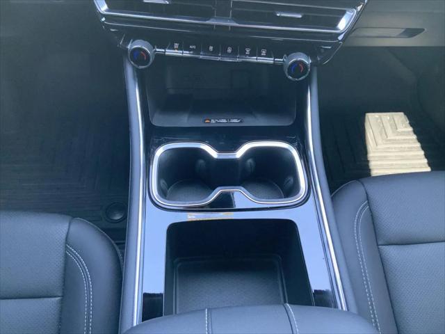 2025 Chevrolet Traverse AWD LT