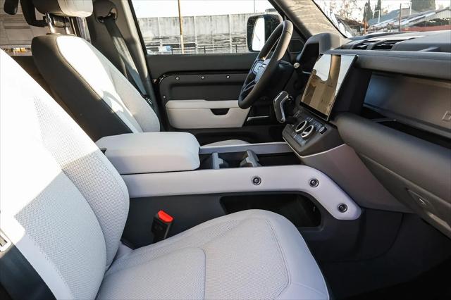 2026 Land Rover Defender P400 X