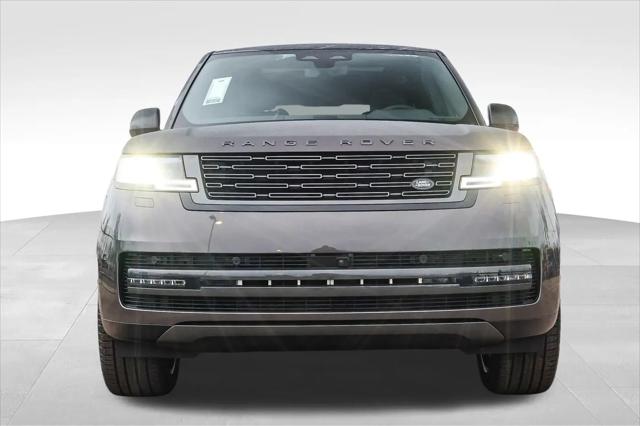 2026 Land Rover Range Rover P550e SE