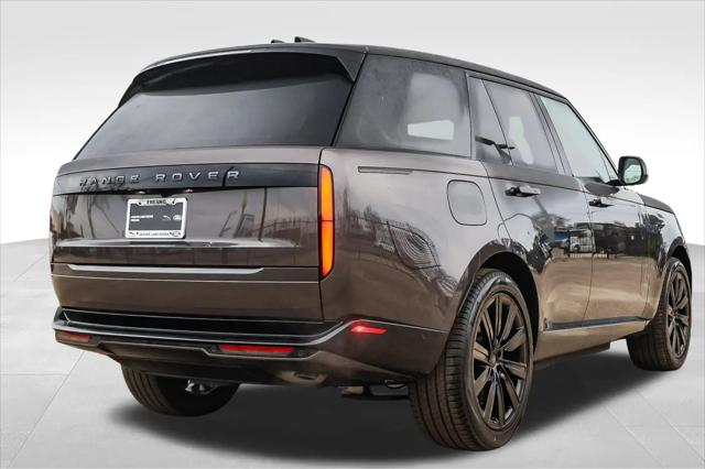 2026 Land Rover Range Rover P550e SE