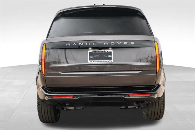2026 Land Rover Range Rover P550e SE