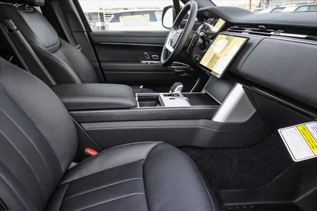 2026 Land Rover Range Rover P550e SE