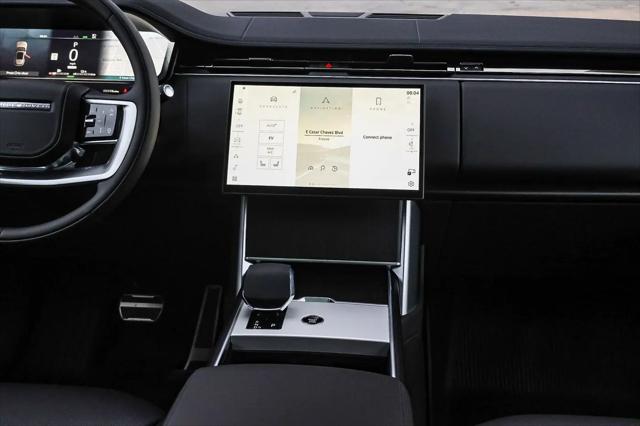 2026 Land Rover Range Rover P550e SE