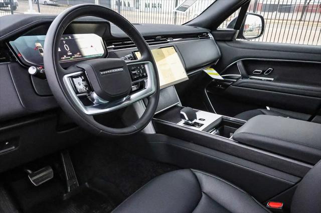 2026 Land Rover Range Rover P550e SE