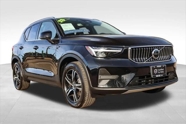 2025 Volvo XC40 B5 Core Bright Theme