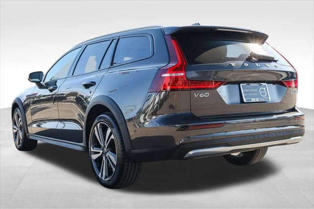 2025 Volvo V60 Cross Country Plus, B5 AWD Gas (mild hybrid)