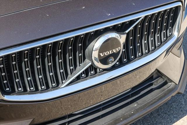 2025 Volvo V60 Cross Country Plus, B5 AWD Gas (mild hybrid)