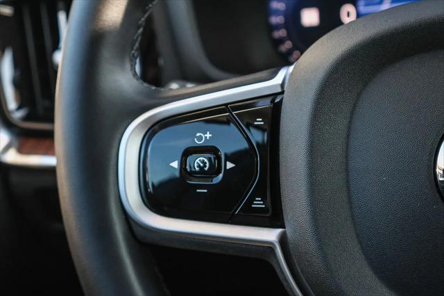 2025 Volvo V60 Cross Country Plus, B5 AWD Gas (mild hybrid)