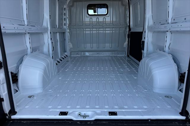 2026 Ram ProMaster 2500 Cargo Van Tradesman High Roof 136" WB w/Pass Seat