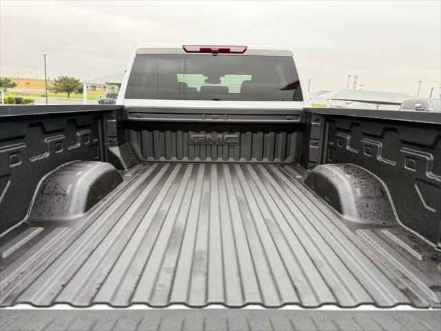 2026 GMC Sierra 2500HD Crew Cab, Standard Bed, AT4, 4WD
