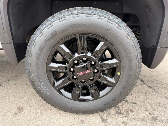2026 GMC Sierra 2500HD Crew Cab, Standard Bed, AT4, 4WD