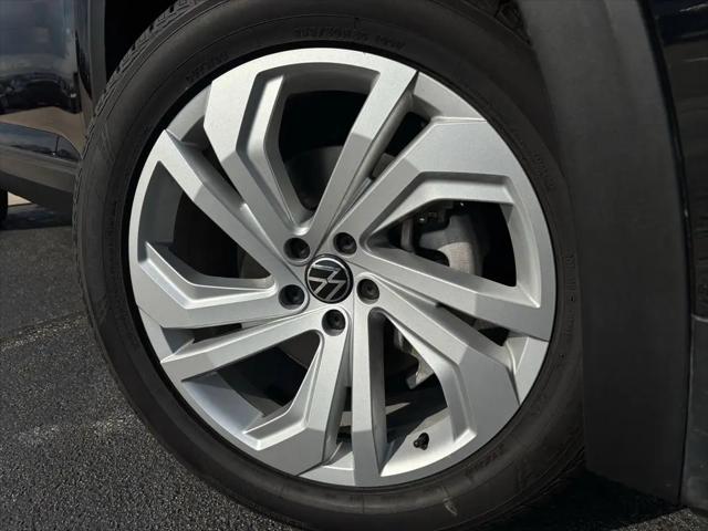 2022 Volkswagen Atlas 2.0T SE w/Technology