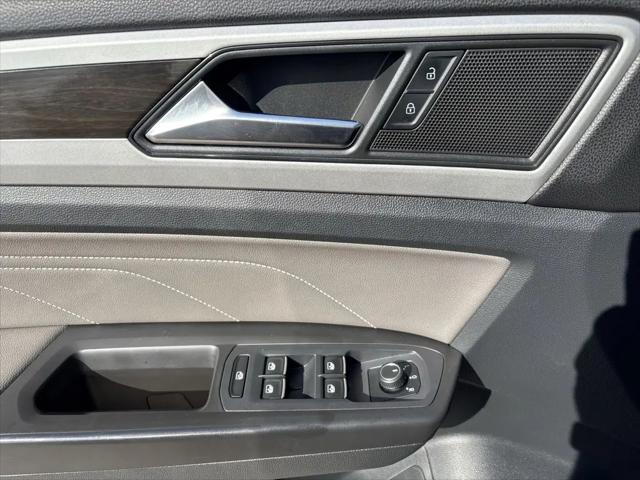 2022 Volkswagen Atlas 2.0T SE w/Technology