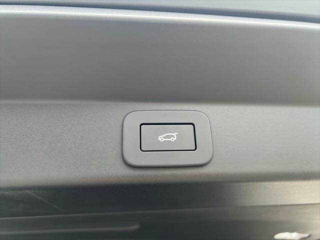 2026 Land Rover Range Rover Sport P360 SE