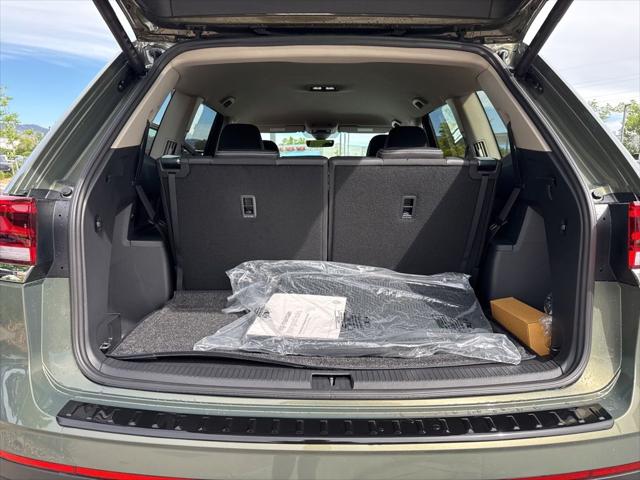 2026 Volkswagen Atlas SE with Technology