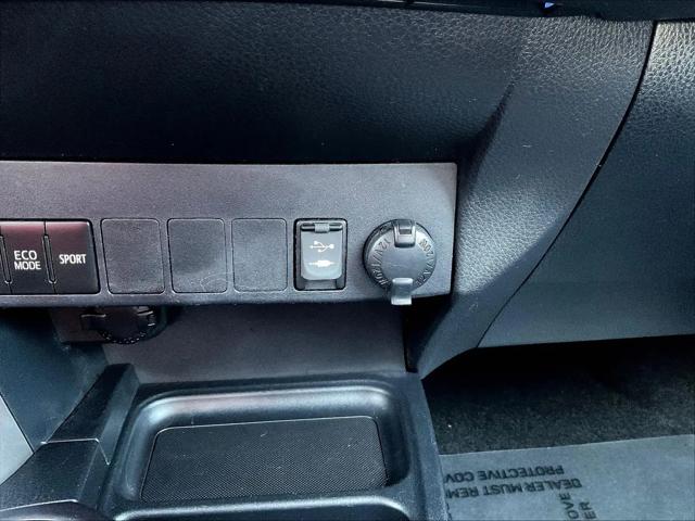 2017 Toyota RAV4 Hybrid XLE