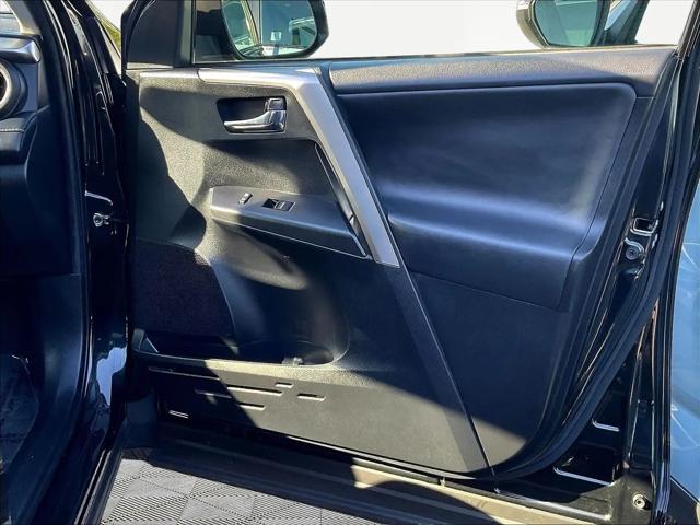 2017 Toyota RAV4 Hybrid XLE