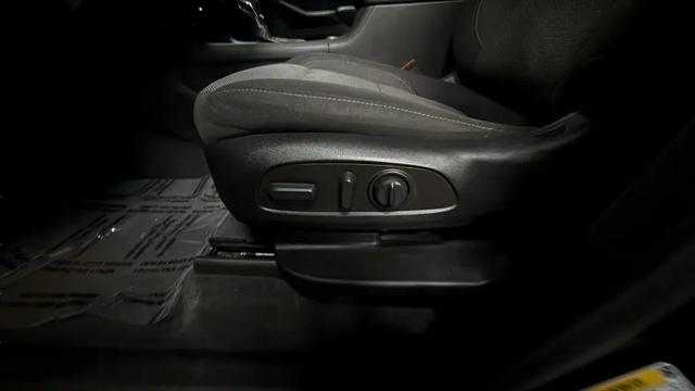 2023 Chevrolet Traverse AWD LT Cloth