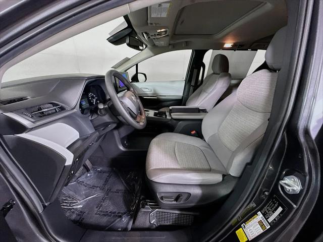 2025 Toyota Sienna LE