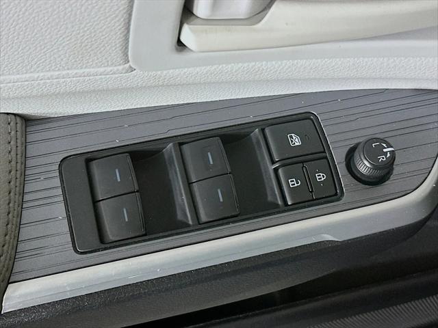 2025 Toyota Sienna LE