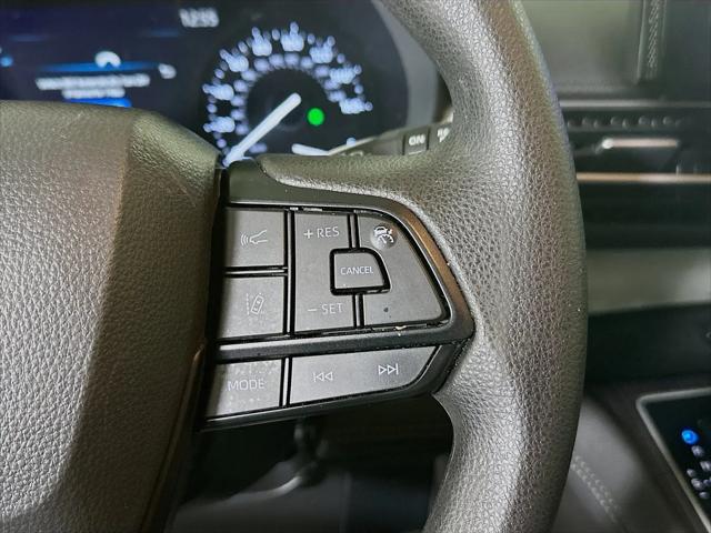 2025 Toyota Sienna LE