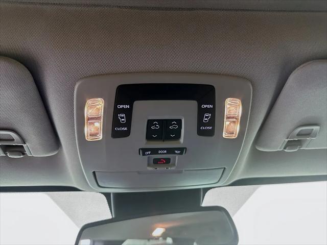 2025 Toyota Sienna LE
