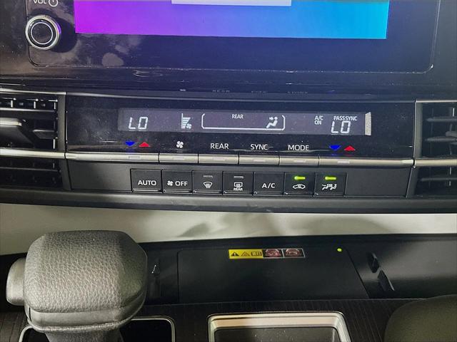 2025 Toyota Sienna LE
