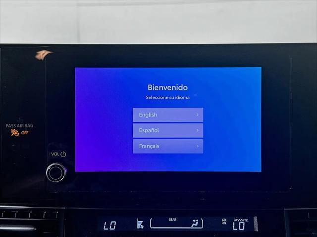 2025 Toyota Sienna LE