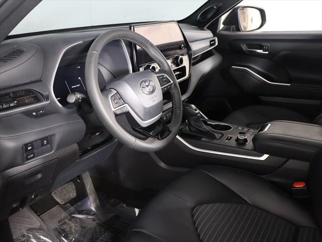 2025 Toyota Highlander XSE
