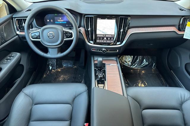2026 Volvo V60 Cross Country Plus, B5 AWD Gas (mild hybrid)